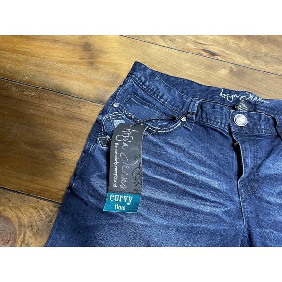 ARIYA JEANS Women's Size 11/12 Curvy Flare Dark Wash NWT - Picture 4 of 14